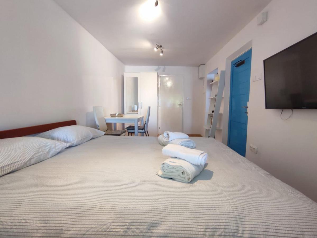 Studio Apartment Garden ドゥブロブニク エクステリア 写真
