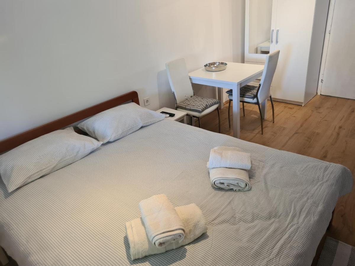 Studio Apartment Garden ドゥブロブニク エクステリア 写真
