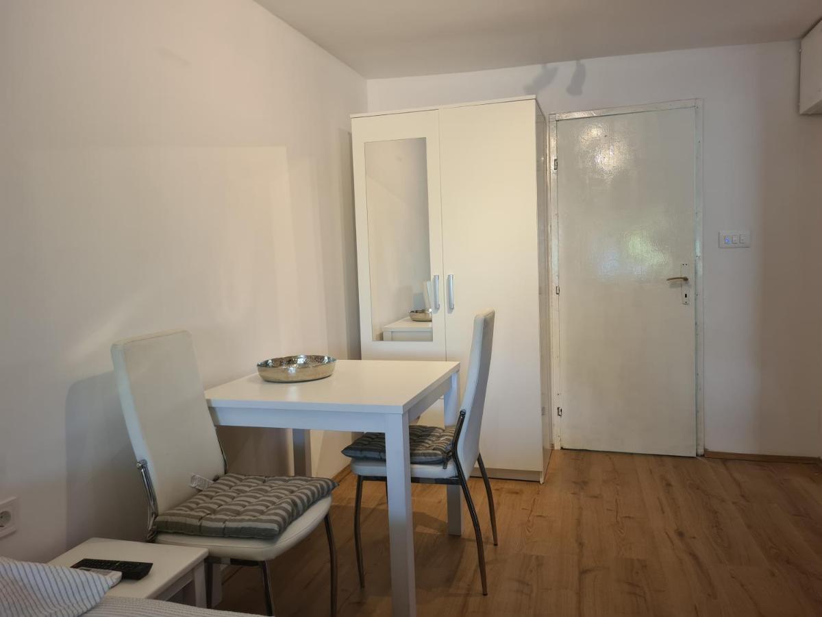 Studio Apartment Garden ドゥブロブニク エクステリア 写真